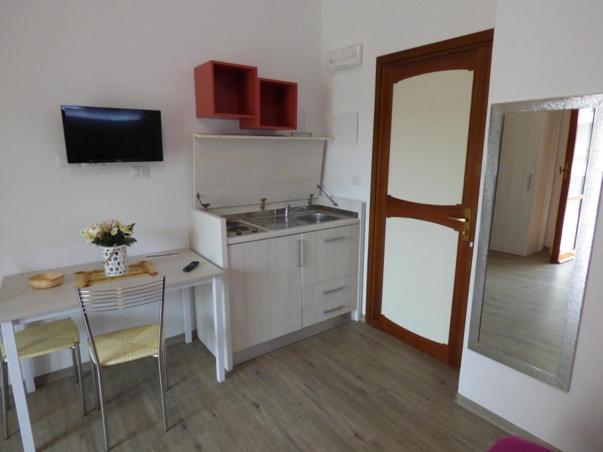 B&B Villa Montreux Rimini Buitenkant foto