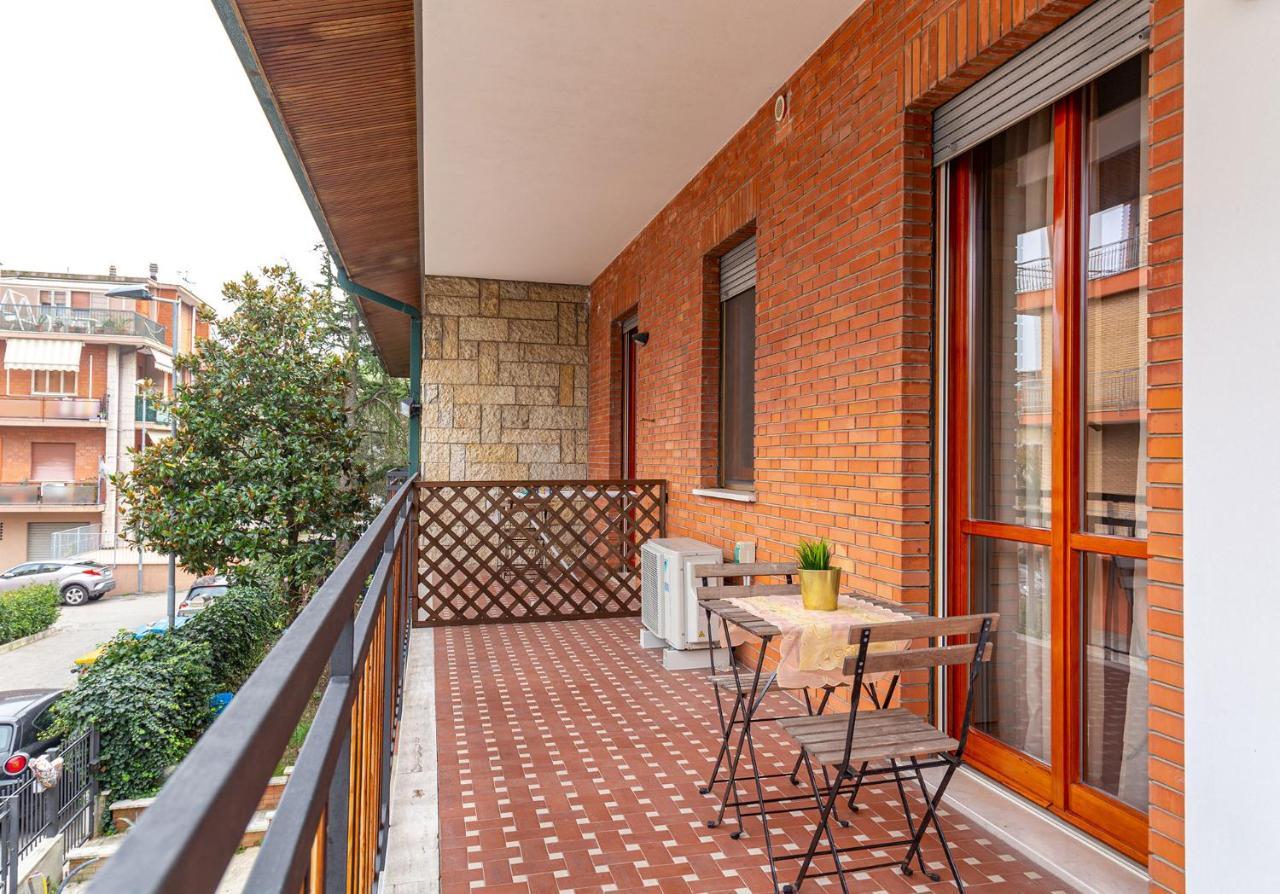 B&B Villa Montreux Rimini Buitenkant foto