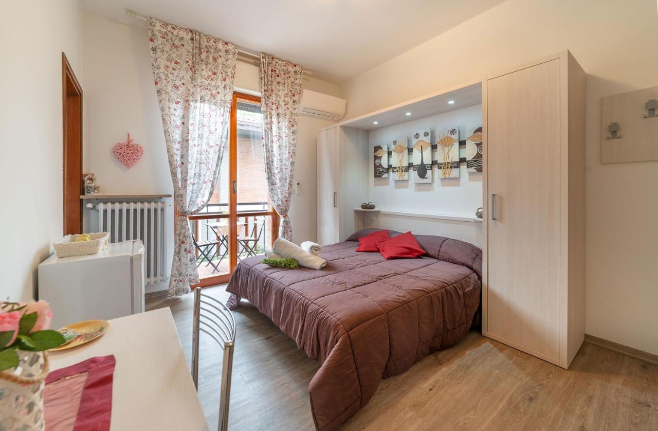 B&B Villa Montreux Rimini Buitenkant foto