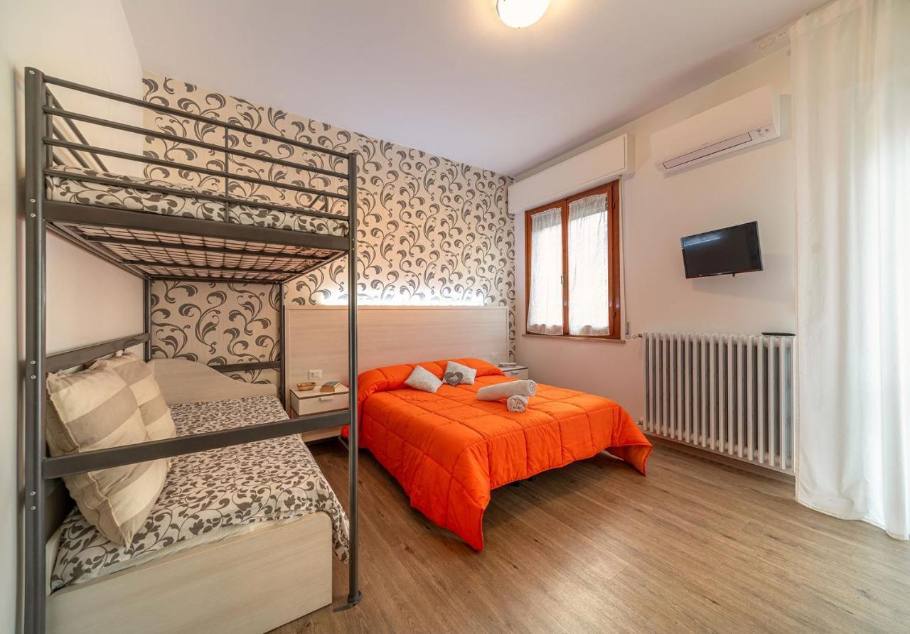 B&B Villa Montreux Rimini Buitenkant foto