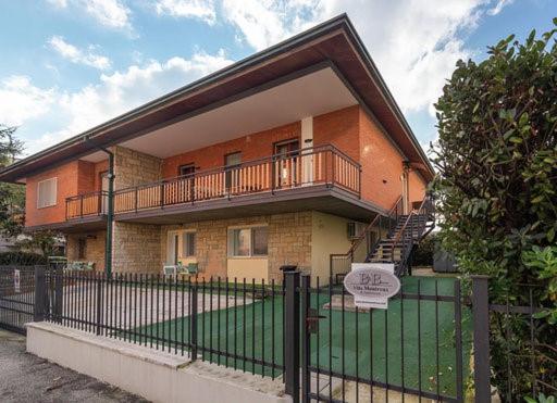 B&B Villa Montreux Rimini Buitenkant foto