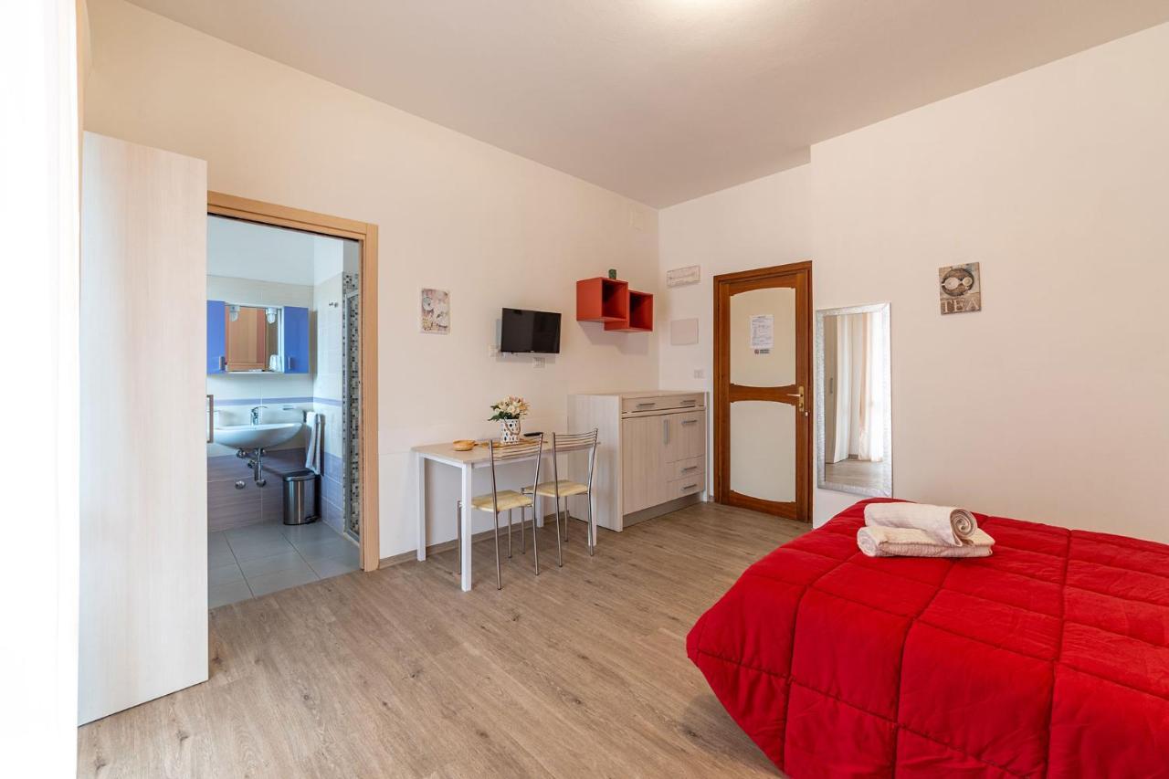 B&B Villa Montreux Rimini Buitenkant foto