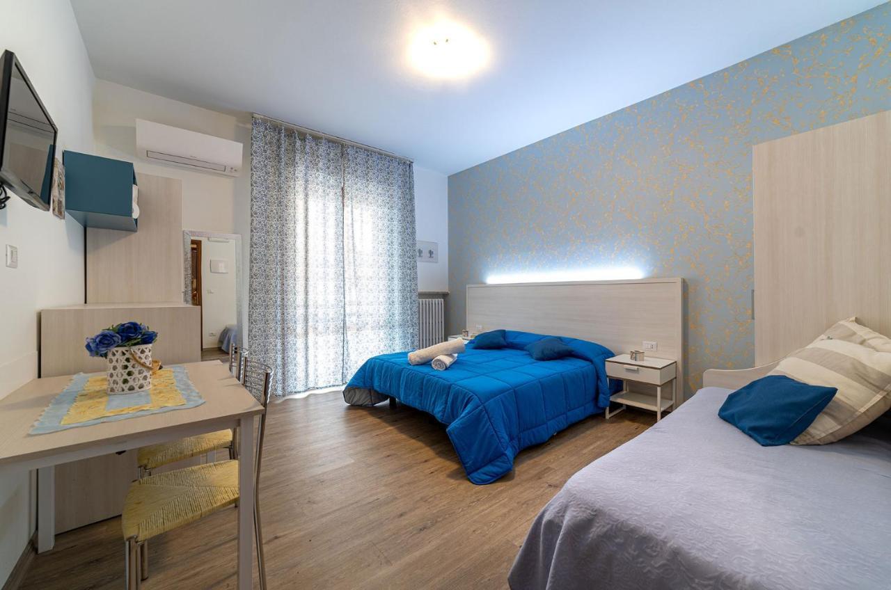B&B Villa Montreux Rimini Buitenkant foto