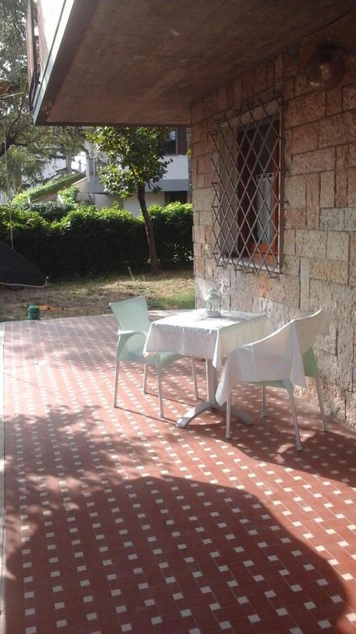 B&B Villa Montreux Rimini Buitenkant foto