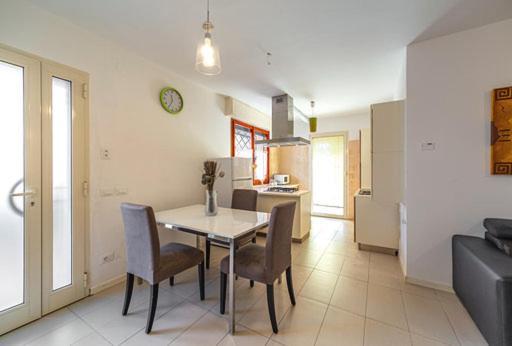 B&B Villa Montreux Rimini Buitenkant foto